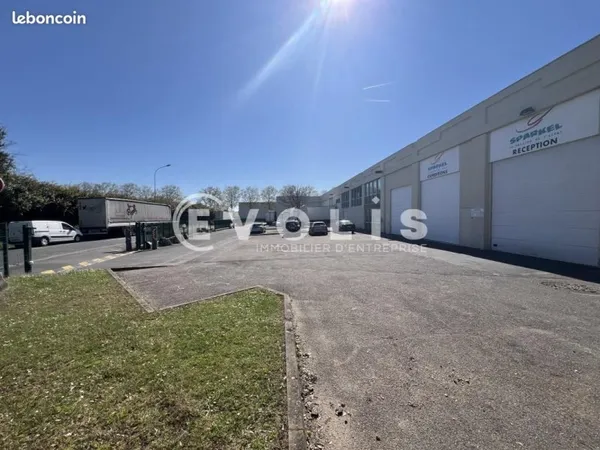 Local d'activité 630 m²