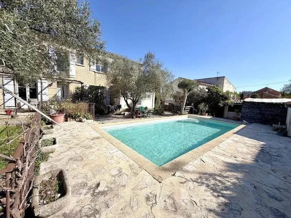 Maison 9 pièces 244 m²