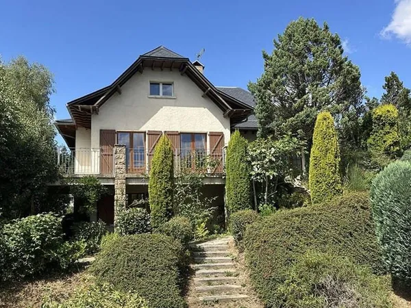 Maison 8 pièces 185 m²