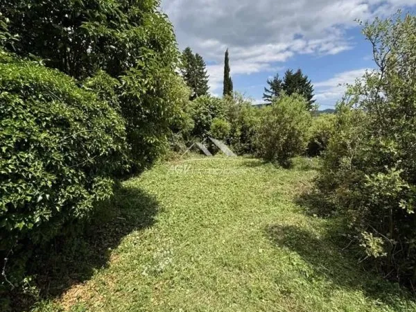 Terrain constructible 1261 m²