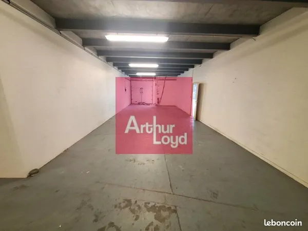 LOCAL D'ACTIVITE 238 m² COURNON D'AUVERGNE