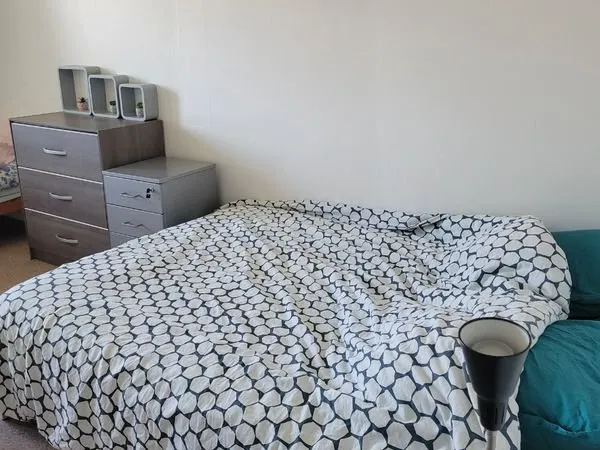 Loue chambre chez l'habitant