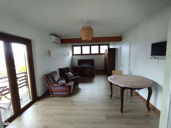 Appartement f1 en maison calme