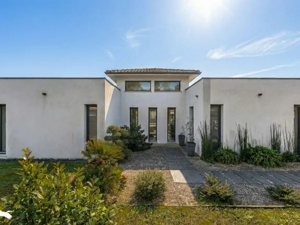 Contemporaine de 5 pièces principales