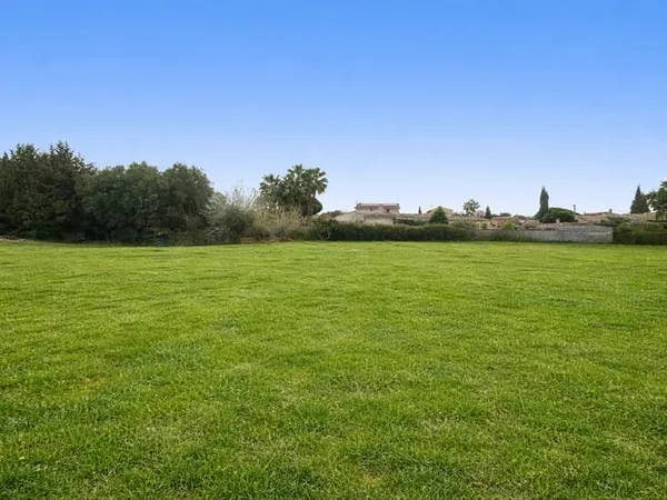A SAISIR TERRAIN 787 M2 A PUGET SUR ARGENS 225 000 EUROS