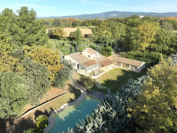 Maison 10 pièces 304 m²