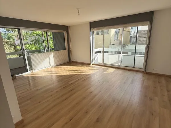 Loue très bel appartement de 100 m2 avenue Clémenceau à Besançon