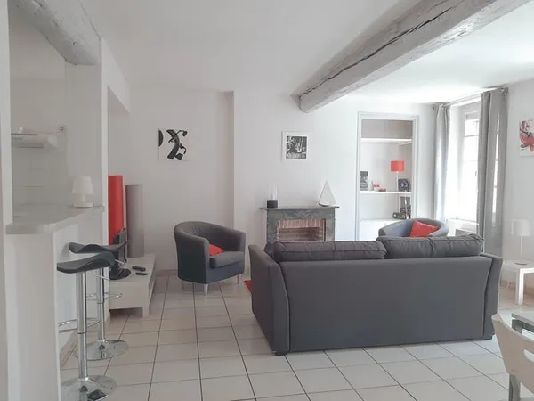 CARCASSONNE CENTRE A louer meublé Appartement T2 de 58m²