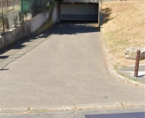 Place de parking sécurisé