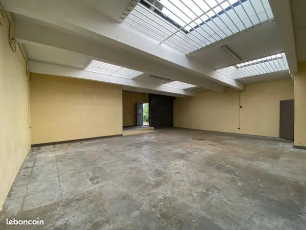 Entrepôt 120 m² - Bordeaux Nord