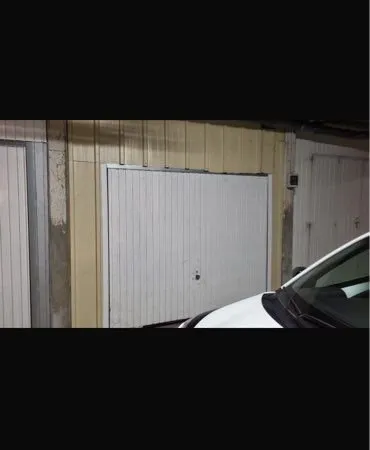 Grand garage fermé 13127 Vitrolles