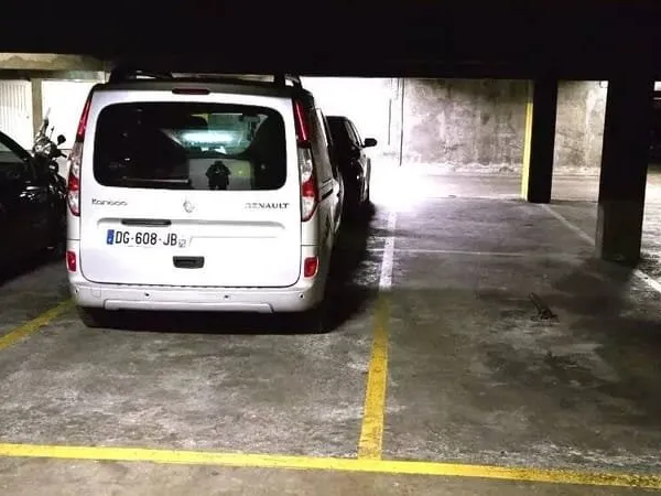 Parking 13 m²