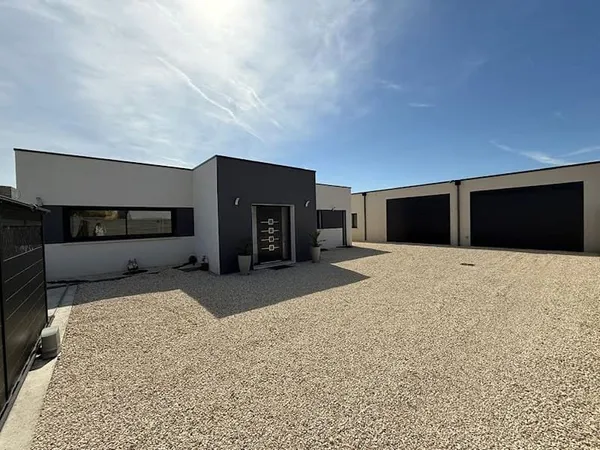 Maison 7 pièces 250 m²