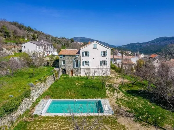 Maison de campagne 9 pièces 217 m²