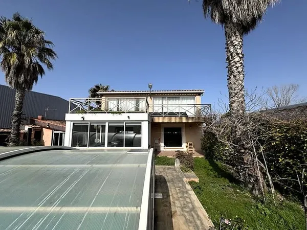 Maison 8 pièces 267 m²