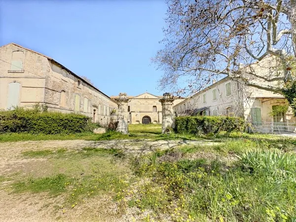 Mas d'exception à Saint-Martin-de-Crau Un domaine au coeur