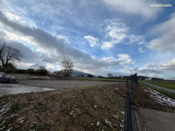 Parcelle de stockage env.4200m2