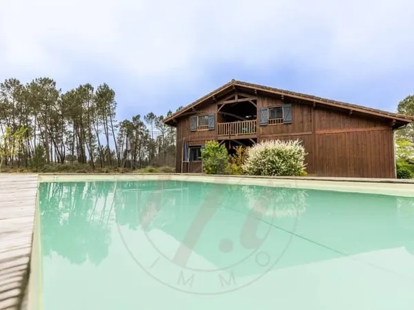 Maison 8 pièces 140 m²