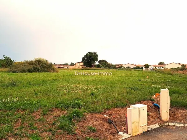 Terrain constructible de 1026 m² viabilisé à Brens/Gaillac
