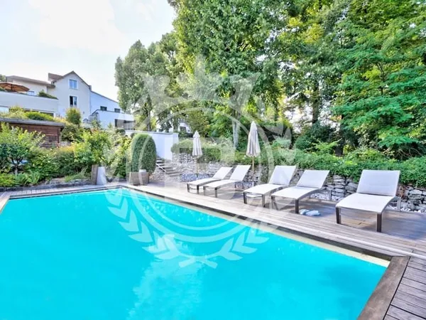 Villa contemporaine de 270 m2, au coeur de Villennes-sur-Seine,