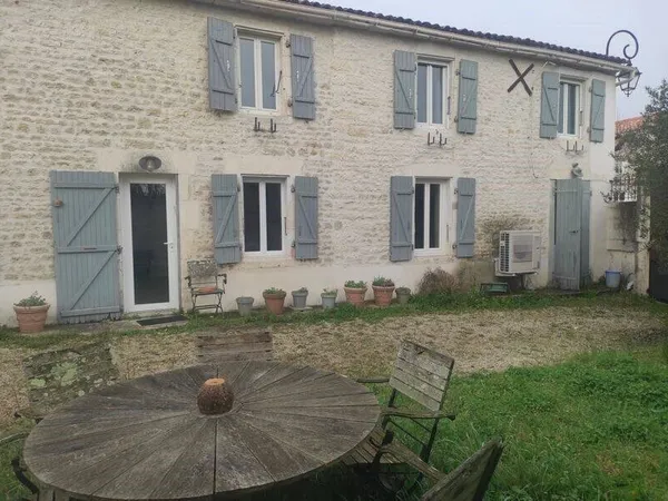 Maison 11 pièces 225 m²