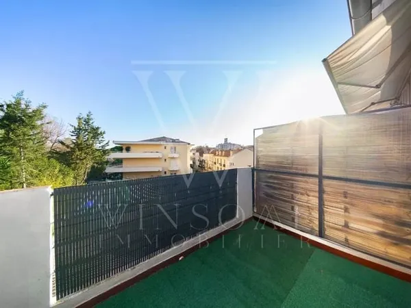 Charmant 3 pièces - DERNIER ETAGE
