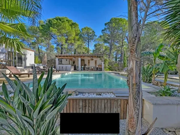 Maison 6 pièces 300 m²