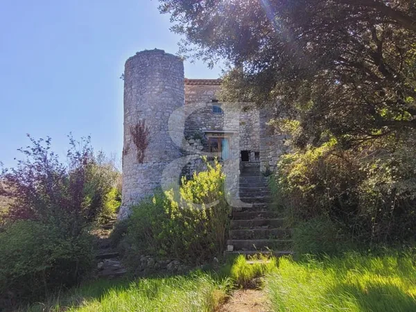Maison en pierres avec terrain et superbe vue région Grignan