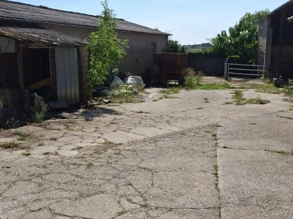 Maison 1 pièce 400 m²