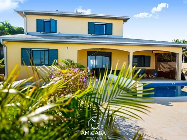 EXCLUSIVITE VILLA T5 AVEC PISCINE LA POSSESSION