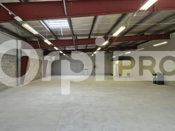 Local commercial 400 m²