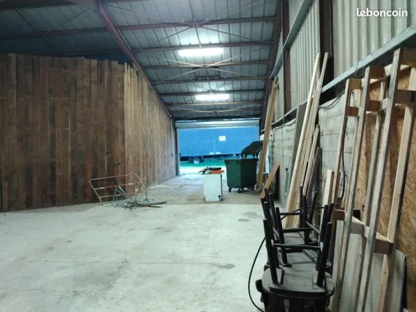 Hangar-local avec bureau -wc