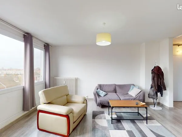 Chambre 4 pièces 82 m²