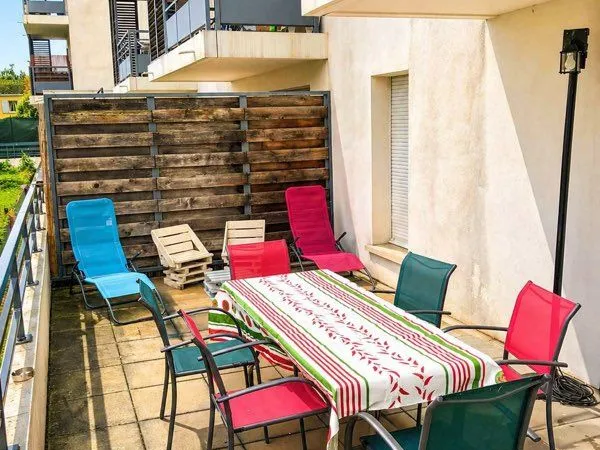 T2 avec terrasse de 26m2 au calme - résidence récente + parking