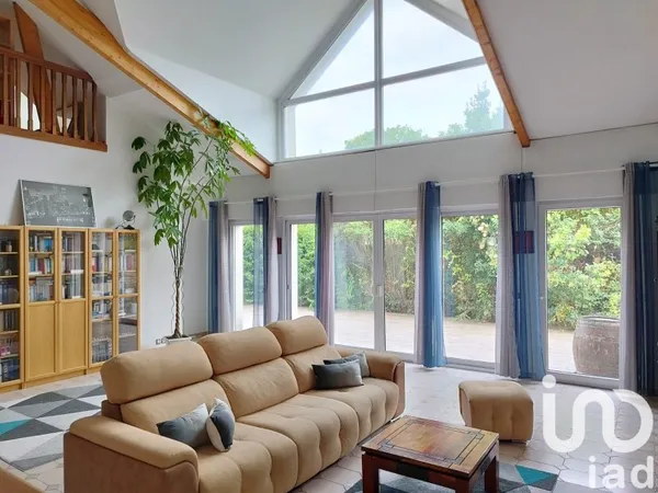 Maison 9 pièces 360 m²
