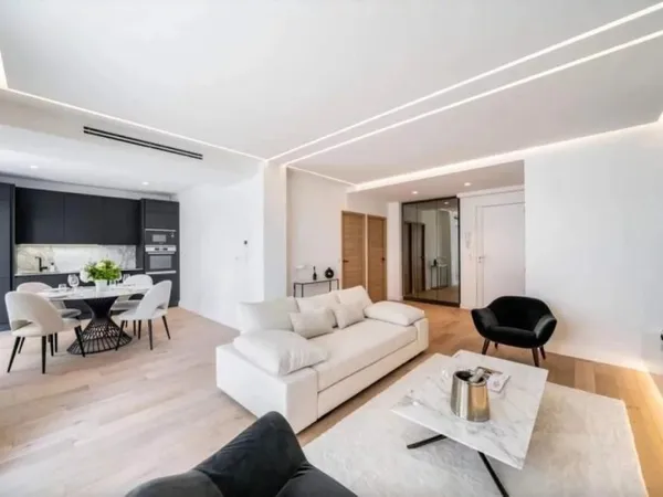 A VENDRE - CANNES - CROISETTE - 3 PIECES - 2 CHAMBRES - RENOVE -