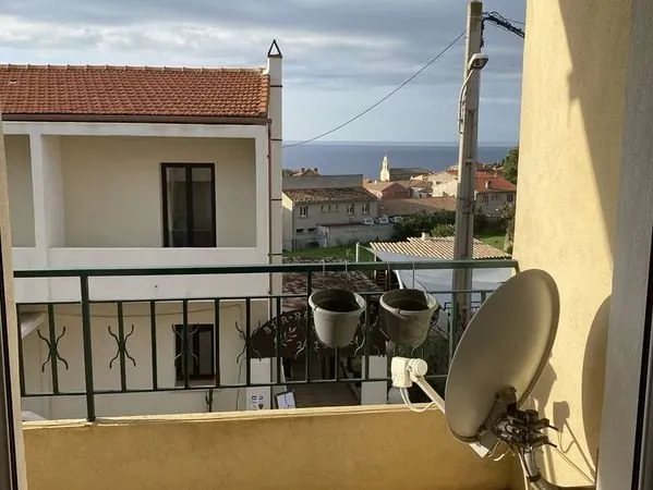 Appartement T2 avec terrasse Cargèse centre location annuelle