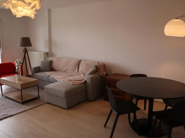 Loue T3 - 78m² avec terrasse et garage - refait à neuf - Divonne-les-Bains