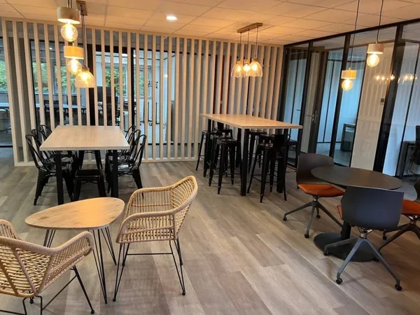 Bureaux 300 m²