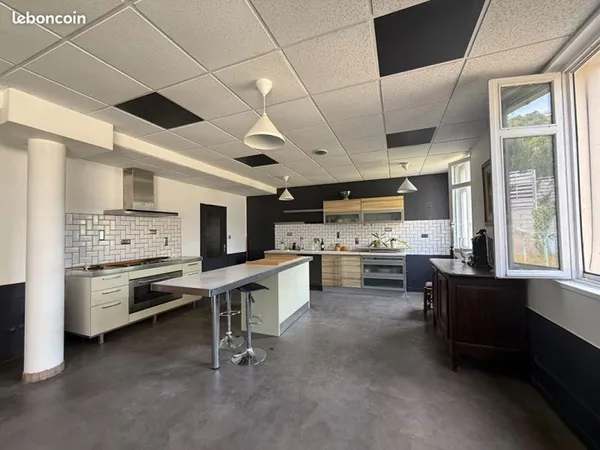 Propriété 9 pièces 402 m²