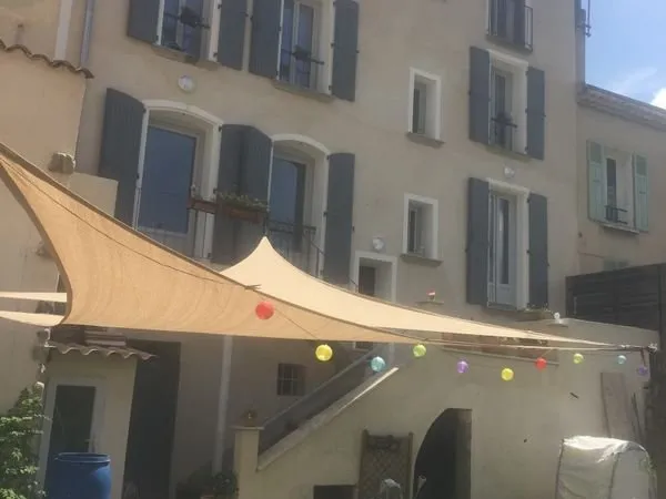 Maison de ville 5 appartements piscine jardin
