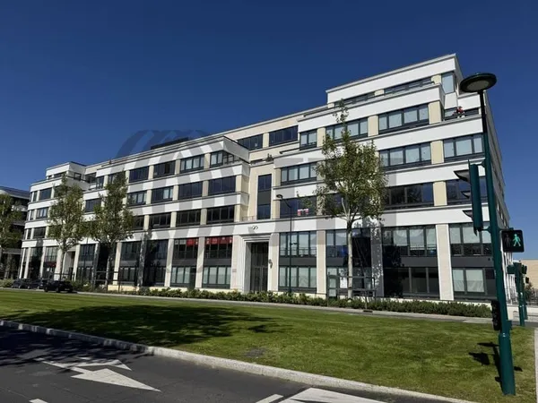 Bureau 653 m²