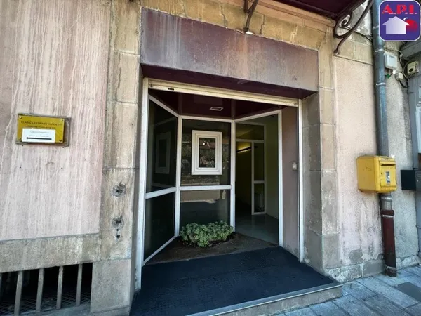 Local professionnel 1 pièce 39 m²
