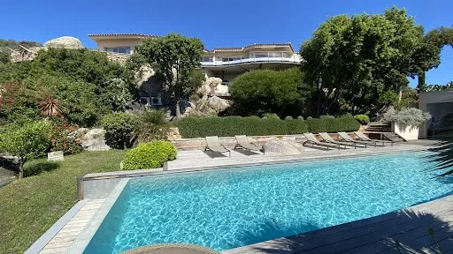 Maison 6 pièces 374 m²