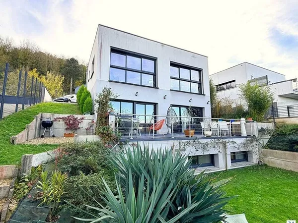 Maison 6 pièces 160 m²