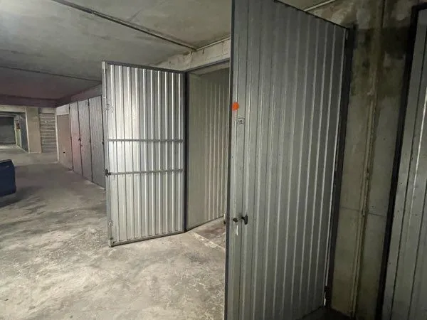Box Parking ferme Bd Armée des Alpes Nice