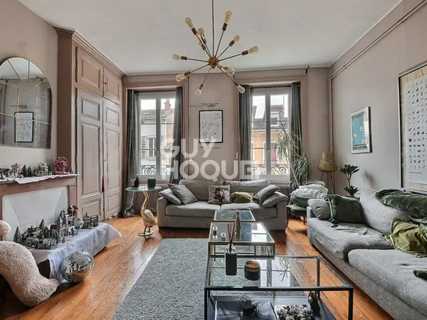 À vendre au COEUR DE MONPLAISIR, appartement T3 de 104 m² avec garage et cave - Lyon (69008)