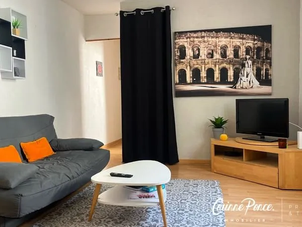 NIMES CENTRE HISTORIQUE ECUSSON P2 BIS/ P3 60M2 PROPOSE PAR