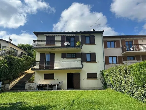 Maison 180 m² + annexes - Terrain 550 m² - ROMAGNAT