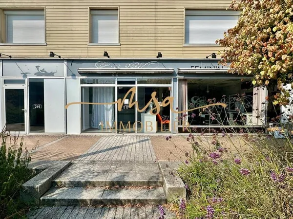 SAINT PIERRE LES ELBEUF = LOCAL COMMERCIAL = BAIL 3 6 9 = 85